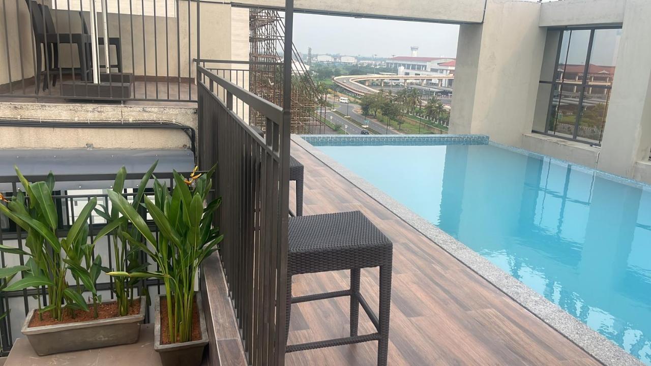 Presidency Airport Hotel Kochi Exterior photo