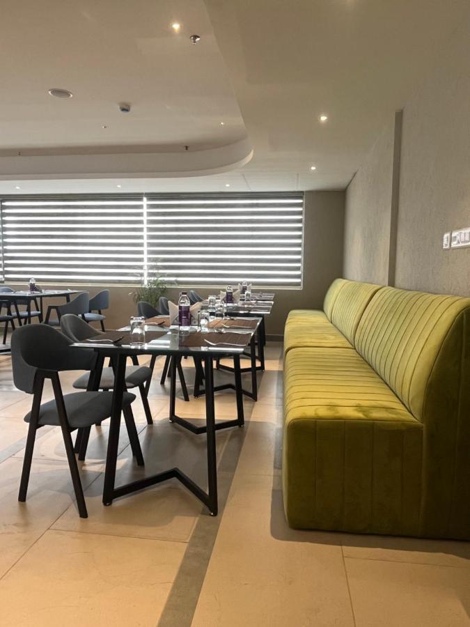 Presidency Airport Hotel Kochi Exterior photo