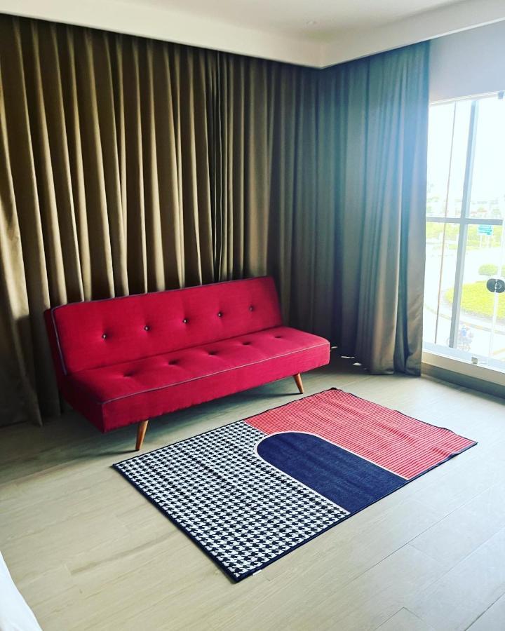 Presidency Airport Hotel Kochi Exterior photo