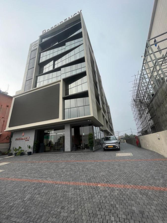 Presidency Airport Hotel Kochi Exterior photo