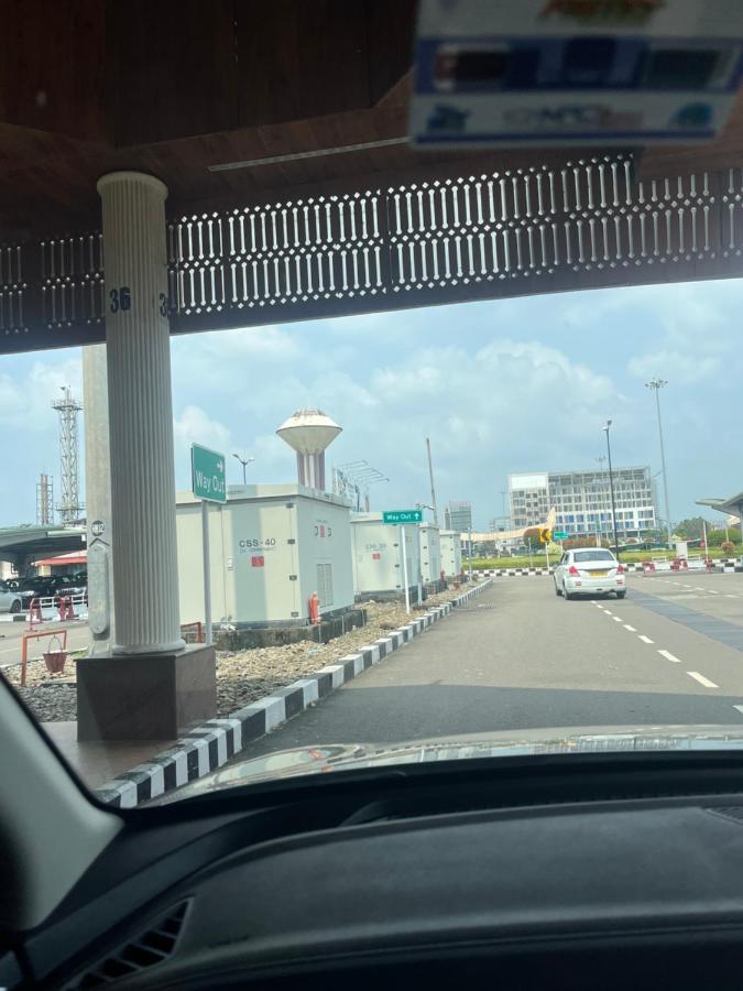 Presidency Airport Hotel Kochi Exterior photo