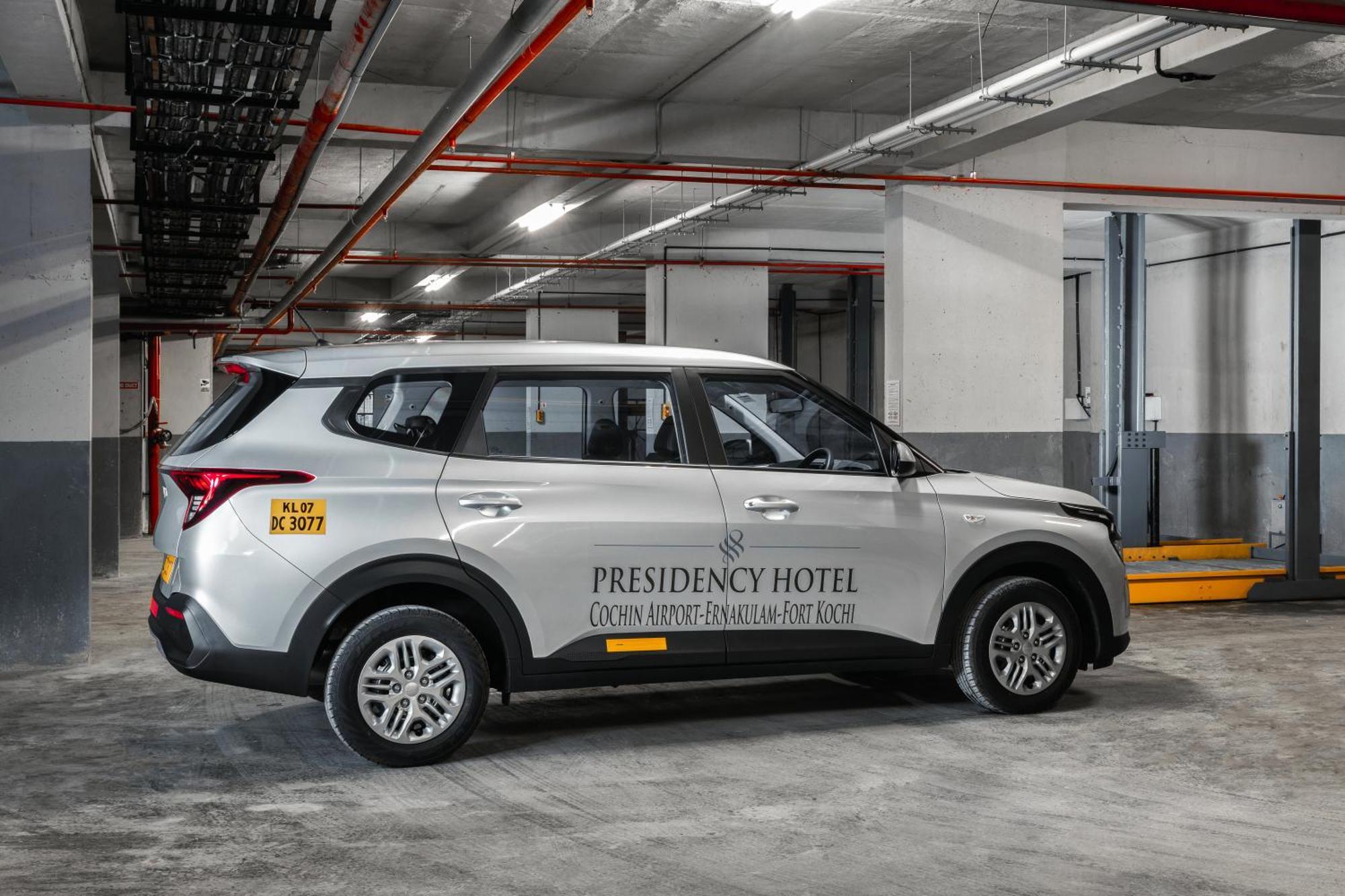 Presidency Airport Hotel Kochi Exterior photo
