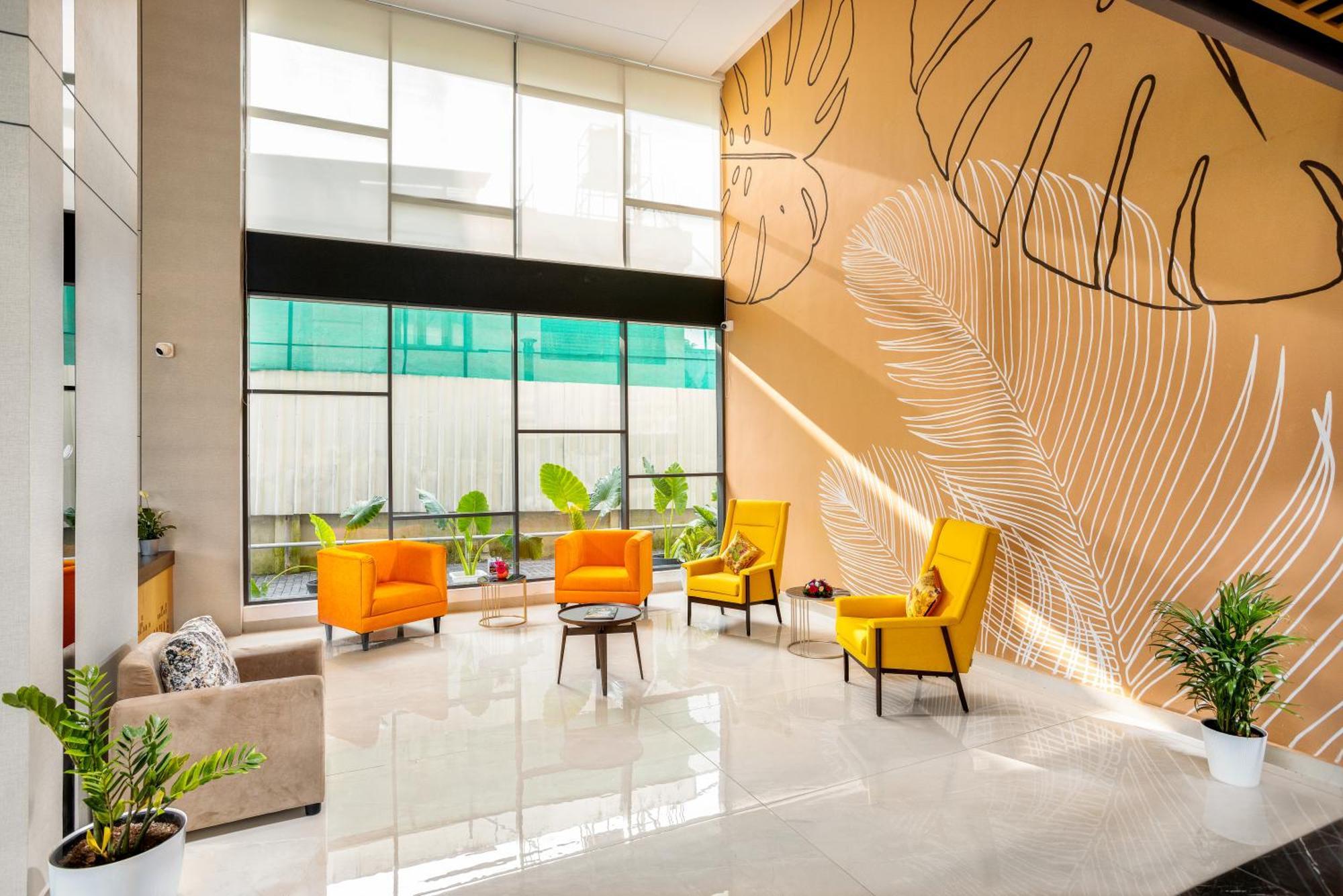 Presidency Airport Hotel Kochi Exterior photo