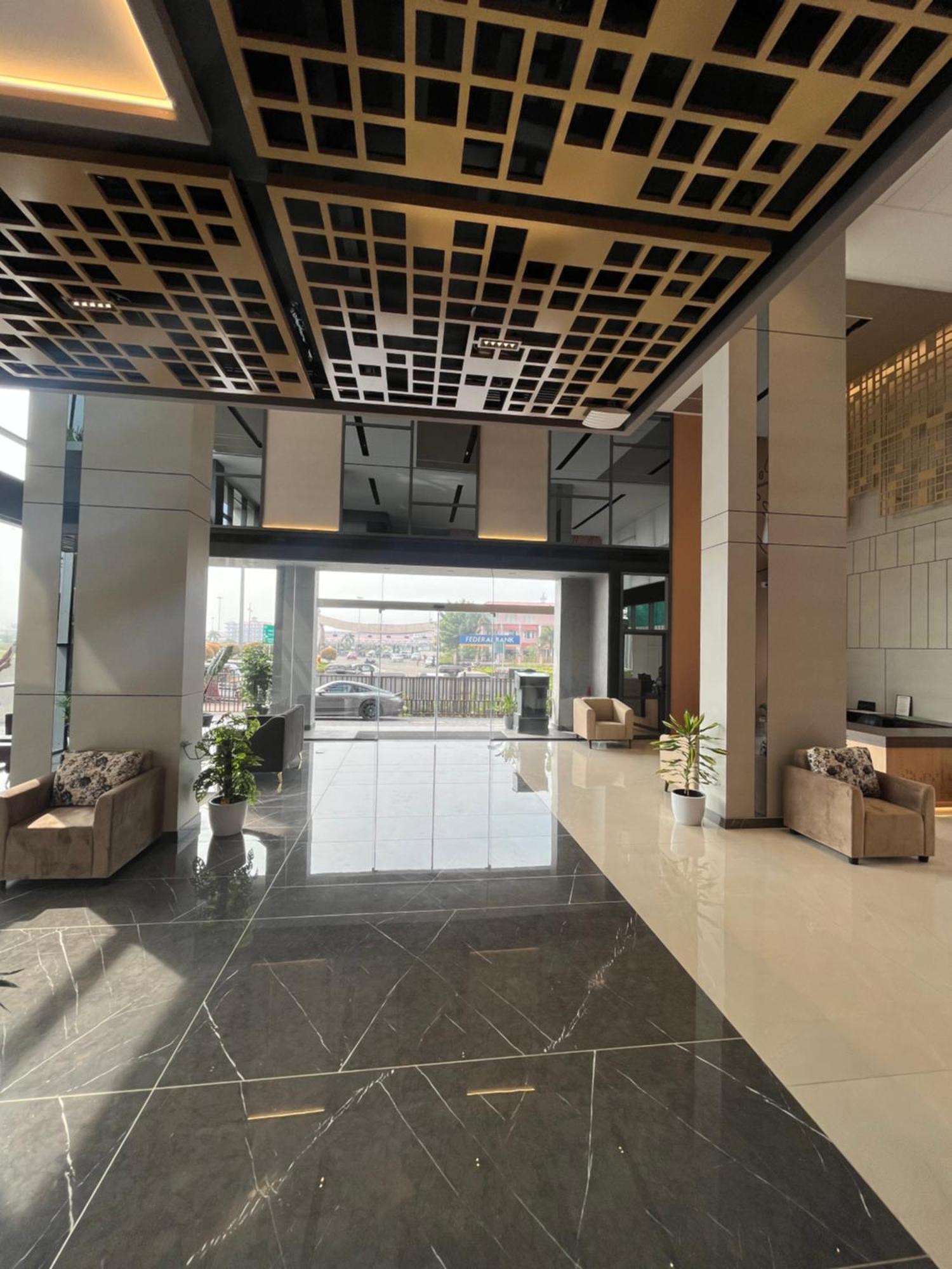 Presidency Airport Hotel Kochi Exterior photo