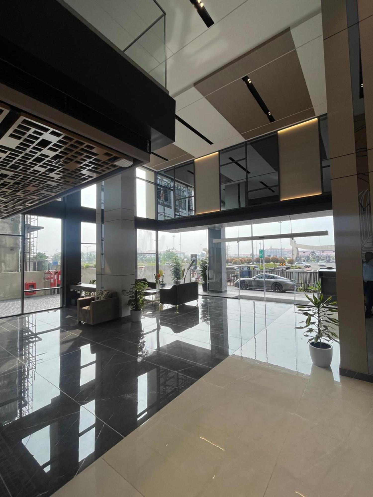 Presidency Airport Hotel Kochi Exterior photo